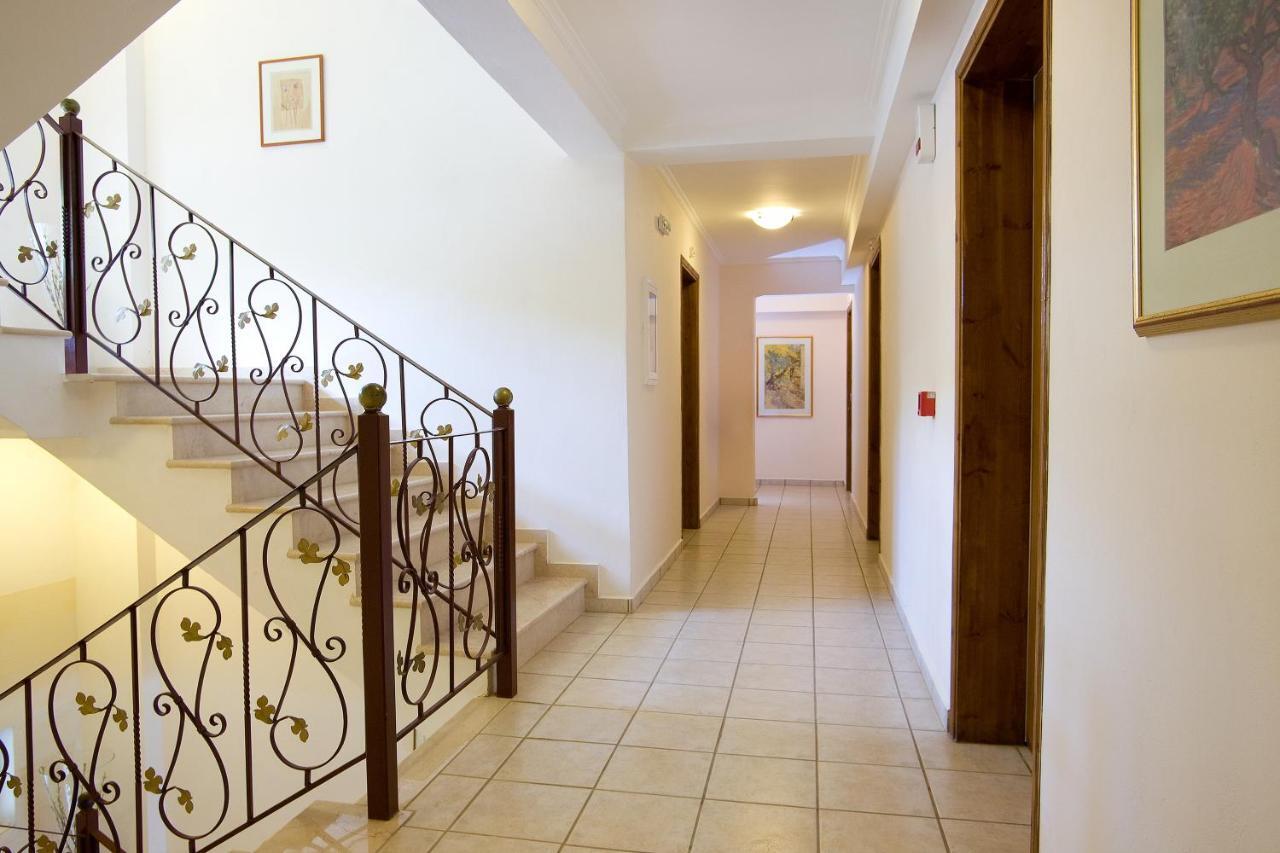 Hotel Grand Nefeli Vasilikí Buitenkant foto
